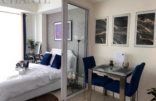 Don Bosco Hotel | 1BR Suite at Azure beside Sm Bicutan near Moa & NAIA