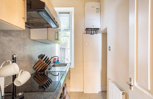 Central Aberdeen Apartamento | 1BR Summit Holburn - Cosy Flat With Ultrafast Wifi
