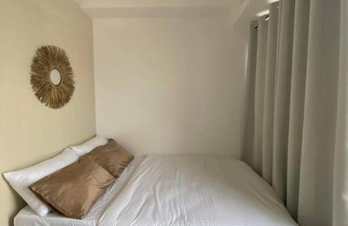 Las Pinas Apartamento | 1BR unit in South Residence Las Pinas with Wifi & Netflix