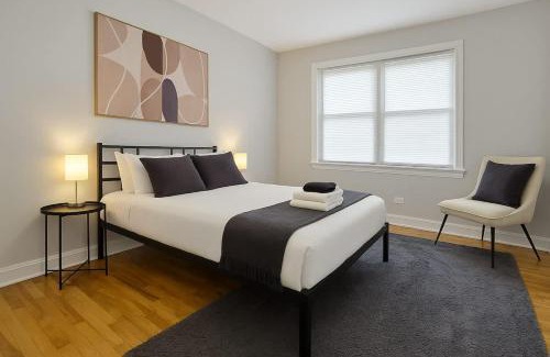 Bowmanville Apartamento | 1BR Vibrant Apt in Lincoln Sqr - Foster 2S
