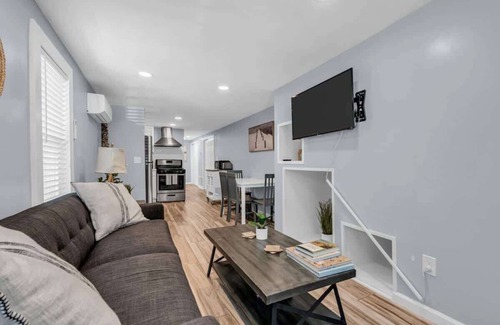 Ocean Grove Apartamento | Luxury 1BR | Near Beach + Asbury | Porch + Parking