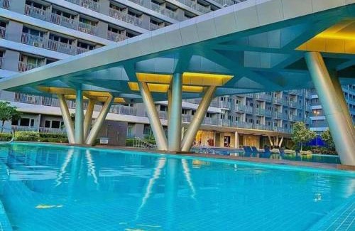 Highway Hills Apartamento | 1BR w/Balcony near Megamall: The Admiral‘s Lounge
