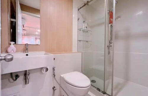 Thon Buri Apartamento | 1BR Walk 1min to BTS 3min Mall Tapra WiFi 500MB