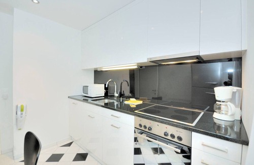 Seefeld Apartamento | 1BR with balcony near lake - Flower 1