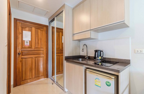 Si Sunthon Apartamento | 1BR with Pool &Gym Prime Location C233