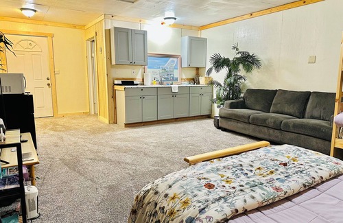 Cottonwood Apartamento | #1Cozy Rustic Retreat on a 21 acre Ranch in Cottonwood with WiFi, AC,Yoga Studio