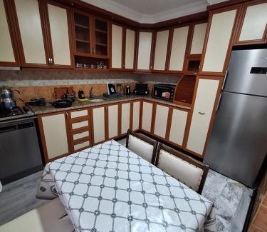 Bornova Apartamento | 1Ege üniversitesi ve hastanesine çok yakın aileye