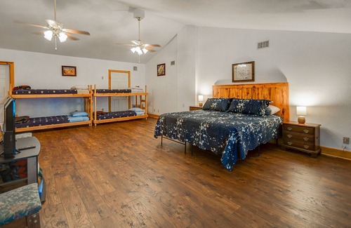 Kingston Casa | 1King 3Bunks Fishing Haven Buncombe Marina Texoma