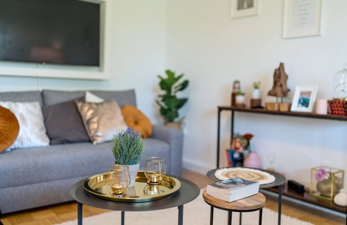 Freilassing Apartamento | 1OG L 70m2 2-Zimmer Wohnung