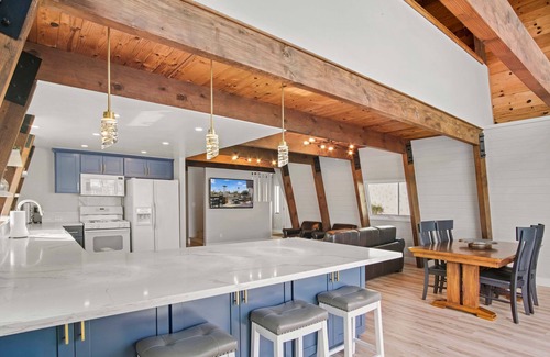 Discovery Bay Cabina | 1pm Check-in Special @ The Delta Cabin, w/ Boat Option