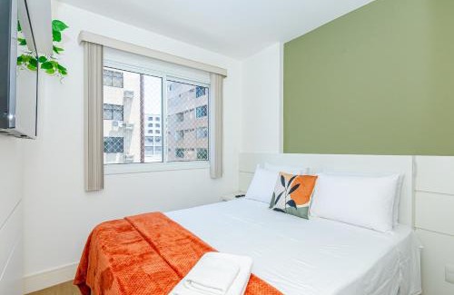 Reboucas Apartamento | 1Q Completo Próx Pequeno Príncipe, Muito Estiloso by UROOMS
