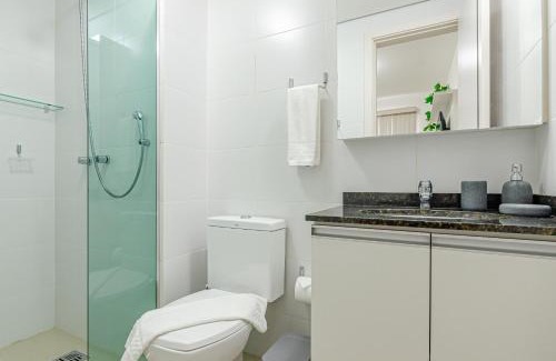 Reboucas Apartamento | 1Q Completo Próx Pequeno Príncipe, Muito Estiloso by UROOMS