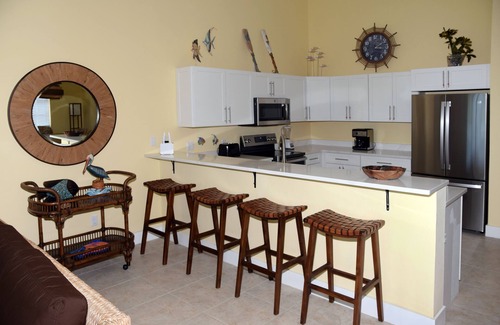 Treasure Cay Complejo | 1ra clase - condominio, playa y vistas - ¡7a noche GRATIS!