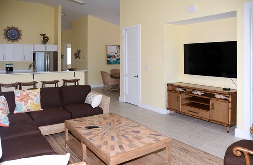 Treasure Cay Complejo | 1ra clase - condominio, playa y vistas - ¡7a noche GRATIS!