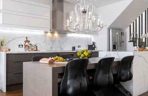 Albert Park Casa | 1st Class Living in the Heart of A+ Albert Park