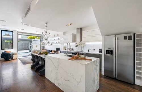 Albert Park Casa | 1st Class Living in the Heart of A+ Albert Park