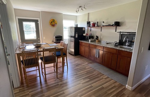 Keaau Apartamento | 1st floor 2 bedroom/1 full bath unit on one acre family farm close to Hilo, HI.