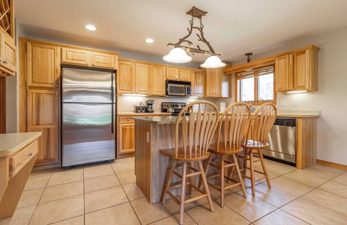 Arkdale Condominio | 1st floor 3BR/2BA Northern Bay Resort Condo - Castle Rock Lake - Pool Beach Golf