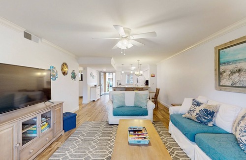 Folly Field Condominio | 1st Floor Condo with Pools,Hot tub, 100 yards to Beach, Tennis/Pickleball Courts