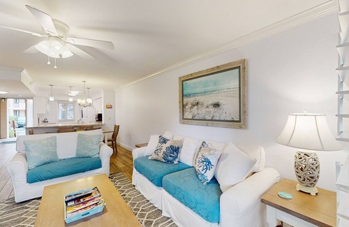 Folly Field Condominio | 1st Floor Condo with Pools,Hot tub, 100 yards to Beach, Tennis/Pickleball Courts