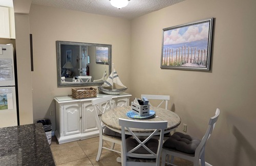 Key Colony Beach Condominio | 1st Floor, Private Sandy Beach, Heated Pool, Perfect Sunsets on Key Colony Beach