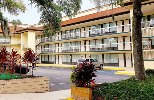 Palmetto Dunes Hotel | 1st Floor Room Simple Rewards Inn"