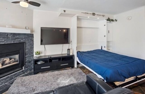 Winter Park Complejo | 1st floor ski in & out resort condo with hot tubs, fitness room, covered garage.