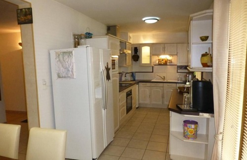 Brides-les-Bains Apartamento | 1.o piso, vista bosque, balcón, parking, tv, local para esquís, 68m², Brides Les Bains