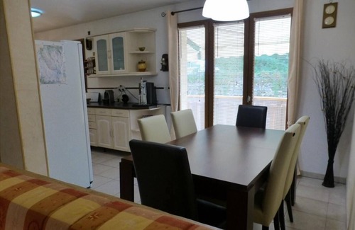 Brides-les-Bains Apartamento | 1.o piso, vista bosque, balcón, parking, tv, local para esquís, 68m², Brides Les Bains