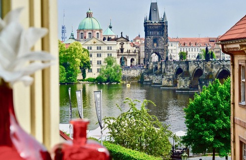 Prague 1 Apartamento | 1st floor-VIEWS Ch-Bridge an Castle-Featured in Telegraph NP