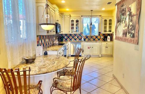 East End Casa | 1st to the Beach-Sunset Beach-Beachfront-Pet Friendly-Hot Tub