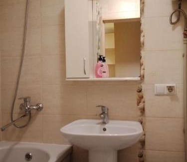 Kharkiv Apartamento | 2 к квартира между двумя станциями метро Студенческая и Академика Павлова