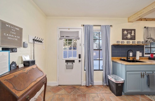 Historic District Apartamento | 2/1 Historic Carriage House Walking Distance to Downtown
