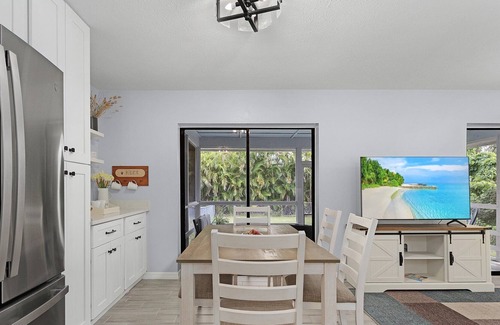 Pine Island Center Casa | 2/1 in Bokeelia with Fenced in Yard, Minutes from Matlacha!