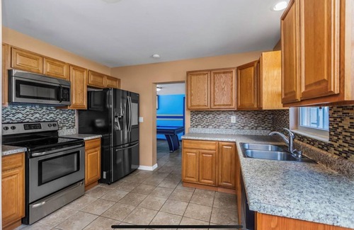 Dunedin Casa | 2/1 Pvt Pool home/ walk to Blue Jays stadium/ DT Dunedin. Golf Cart rental avail