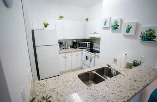 Edgewater Apartamento | 2/2.5 Miami Apartment,7 mins Airport, 20 min Beach