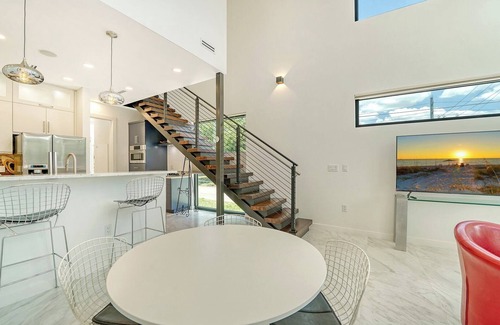 Gillespie Park Casa | 2/2 BRAND NEW LUXURY TOWNHOME STEPS FROM GILLESPIE PARK, PICKLEBALL, TENNIS,...