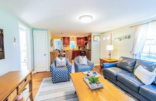 West Dennis Casa | 2.2 Miles to West Dennis Beach! Central AC!