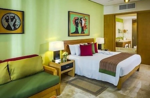 Villa Juarez Hotel | 2/2 The Grand Mayan Riviera Maya-Playa del Carmen!