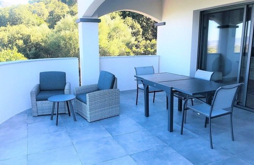 Eccica-Suarella Cabaña | Cabaña 2-3 personas con piscina, cerca del porticcio, magnifica vista al mar