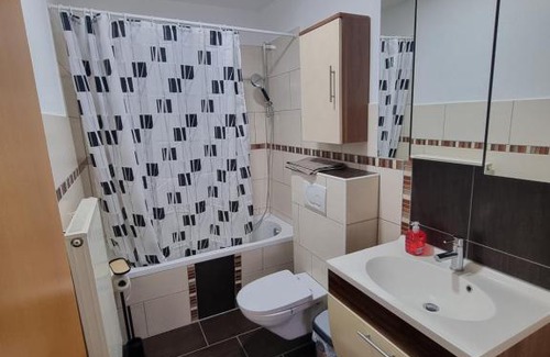 Nord-Holland Casa | 2-3 Personenzimmer - Familienzimmer mit King Size Bett und Gemeinschaftsbad und -Küche