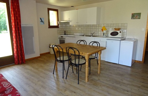 La Chapelle-en-Valgodemard Chalet De Esquí | 2/4-person apartment in a ground-floor chalet + Terrace + Swimming pool