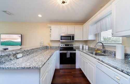 St. Augustine Beach Cabaña | 2.5 15th Street - The Bailey Bungalow