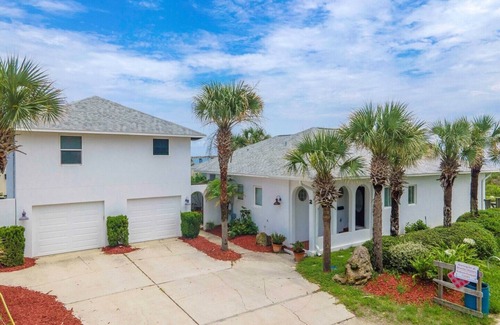 St. Augustine Beach Cabaña | 2.5 15th Street - The Bailey Bungalow