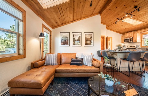 Florissant Cabina | 2.5 Acre Mountain Cabin Retreat w/Sauna + Firepit