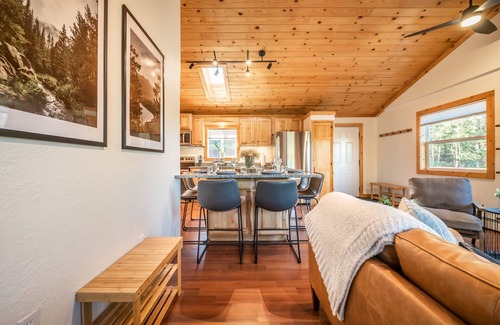Florissant Cabina | 2.5 Acre Mountain Cabin Retreat w/Sauna + Firepit