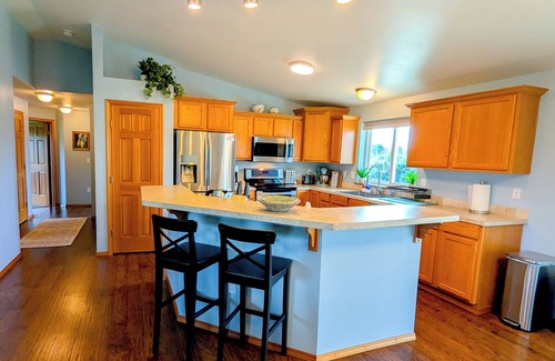 Sequim Casa | 2.5 Acre Retreat with Breathtaking Mountain Views. Walk to Beach!
