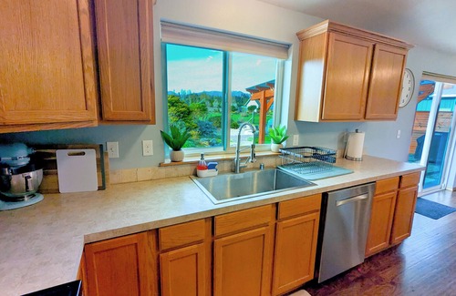 Sequim Casa | 2.5 Acre Retreat with Breathtaking Mountain Views. Walk to Beach!