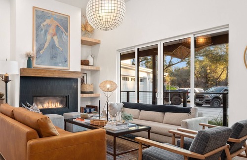 Loomis Casa | 2-acre Modern Boho Creekside Country Retreat (sleeps 14)