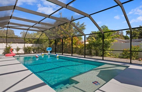 Bradenton Casa | 2 Amazing Side by Side Houses | Sleeps 21
